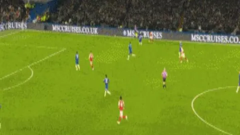 湖人遭遇三连败 魔术助力东契奇揽三双 勒布朗得分不俗