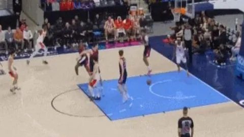 中国女队亚冬会冰壶赛连胜三场，击败劲敌展现实力