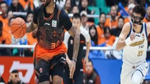 扎威本季三分命中率32.1%，投篮自信但运势小有不顺。